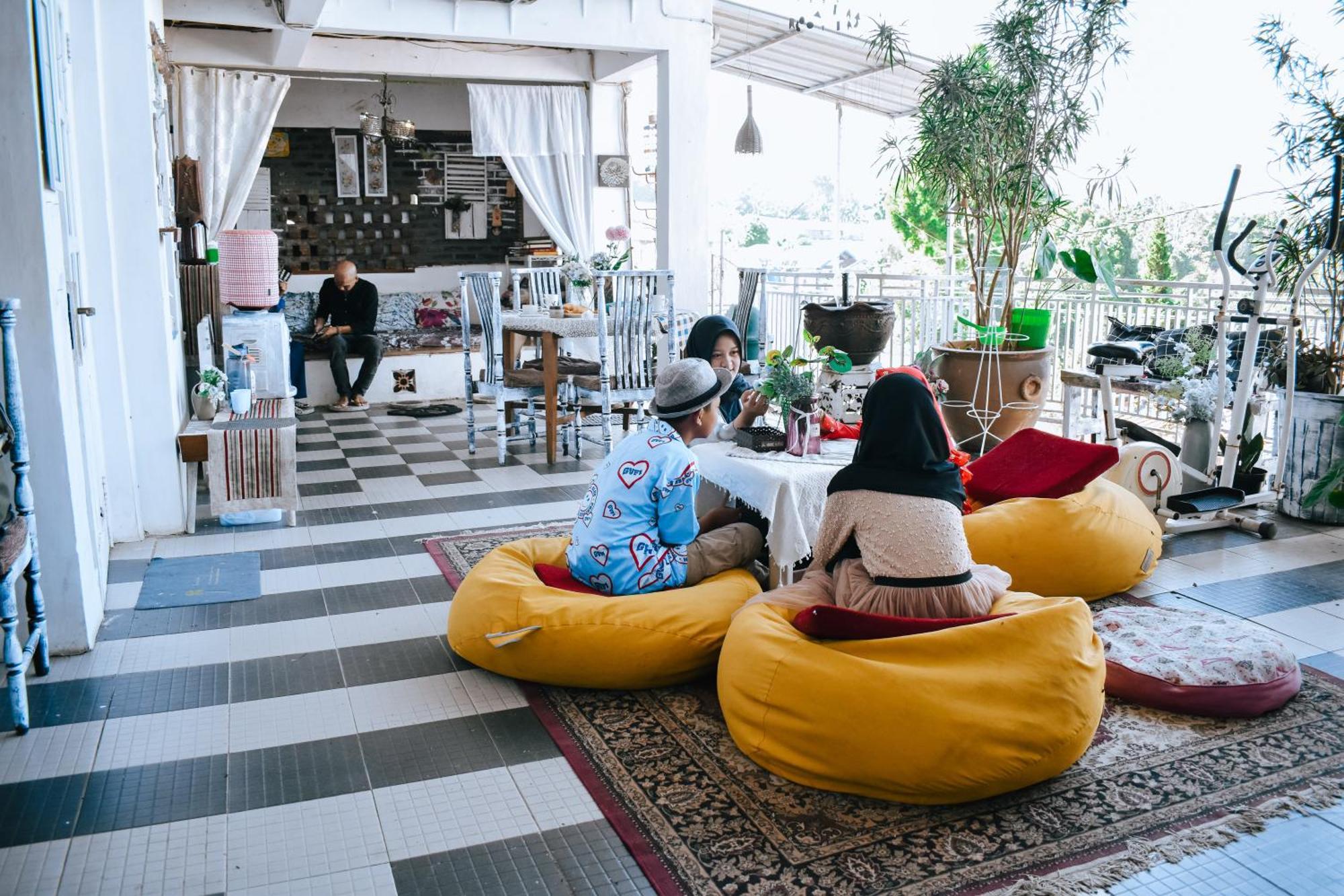 Imah Seuri By Kaya Rooms Tutugan エクステリア 写真